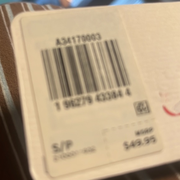 NWT Levi’s collared tee - Picture 4 of 5